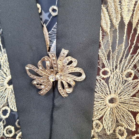 Sheena Party Top Brooch Clasp SzM Short Sleeves Gold Lace Black Collar Very Nice - Picture 2 of 7